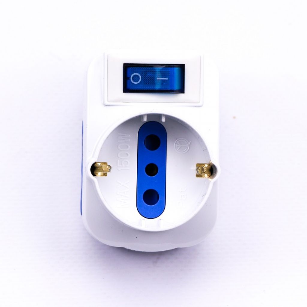 Adattatore Spina 16A 2 Prese 2P+T 10/16A Bipasso + 1 Presa/Schuko Con Interruttore